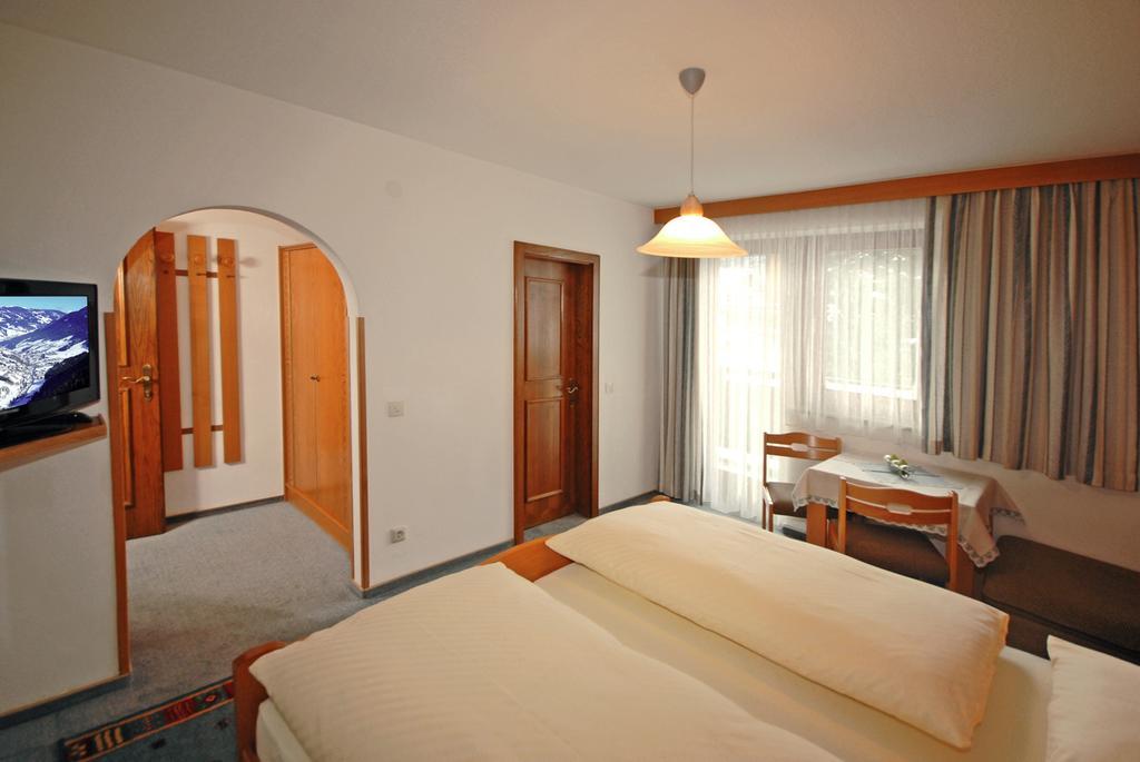 Pension Riedlsperger Saalbach-Hinterglemm Habitación foto